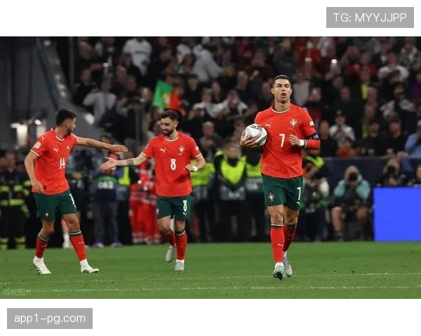 葡萄牙预选赛顺利晋级 C罗领军梯队稳定性获肯定